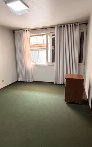 Casa para alugar com 323m², 5 quartos e 4 vagas Casa para alugar com 323m², 5 quartos e 4 vagasQuarto 1