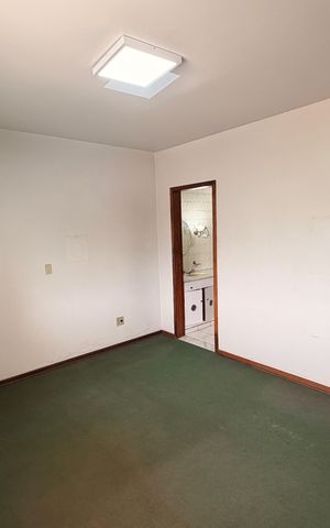 Casa para alugar com 323m², 5 quartos e 4 vagas Casa para alugar com 323m², 5 quartos e 4 vagasSuíte 1