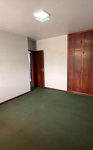 Casa para alugar com 323m², 5 quartos e 4 vagas Casa para alugar com 323m², 5 quartos e 4 vagasQuarto 2