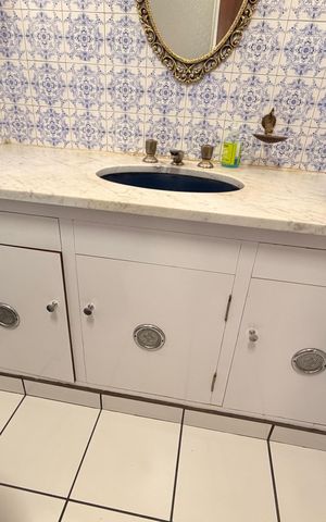 Casa para alugar com 323m², 5 quartos e 4 vagas Casa para alugar com 323m², 5 quartos e 4 vagasBanheiro Social