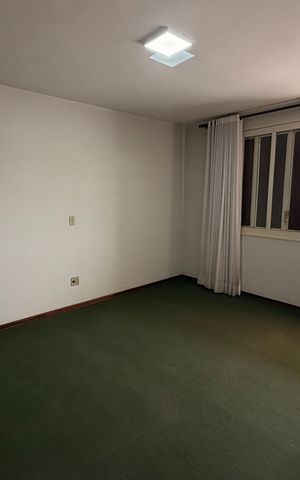 Casa para alugar com 323m², 5 quartos e 4 vagas Casa para alugar com 323m², 5 quartos e 4 vagasQuarto 2