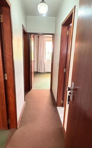 Casa para alugar com 323m², 5 quartos e 4 vagas Casa para alugar com 323m², 5 quartos e 4 vagasCorredor