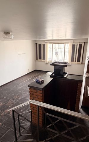 Casa para alugar com 323m², 5 quartos e 4 vagas Casa para alugar com 323m², 5 quartos e 4 vagasSala 2
