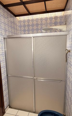 Casa para alugar com 323m², 5 quartos e 4 vagas Casa para alugar com 323m², 5 quartos e 4 vagasBanheiro Social
