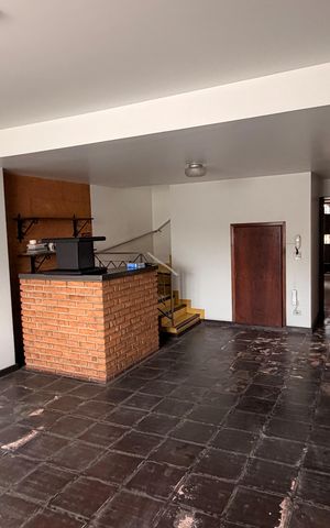Casa para alugar com 323m², 5 quartos e 4 vagas Casa para alugar com 323m², 5 quartos e 4 vagasSala 2