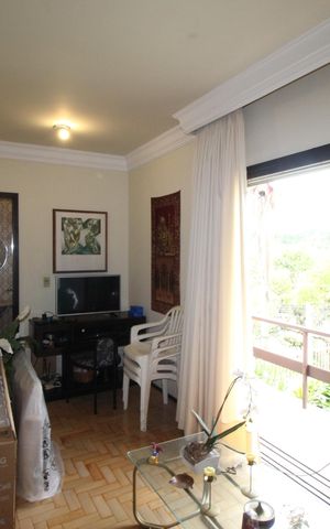 Casa para alugar com 318m², 3 quartos e 2 vagasSala