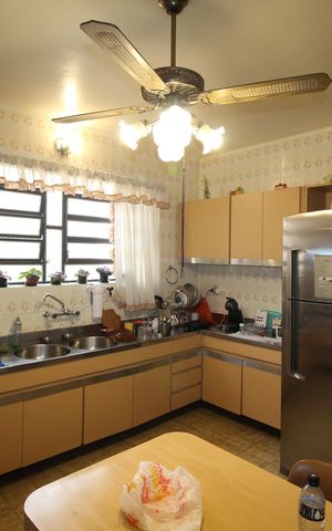 Casa para alugar com 318m², 3 quartos e 2 vagasBanheiro
