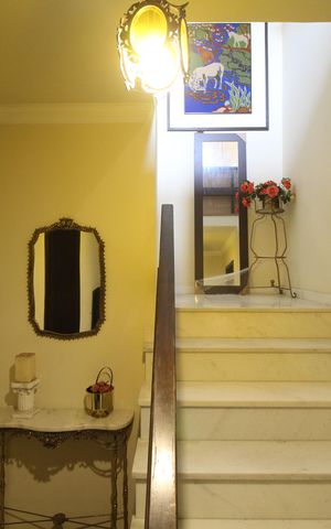 Casa para alugar com 318m², 3 quartos e 2 vagasEscada