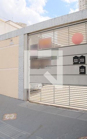 Casa de condomínio à venda com 70m², 2 quartos e 1 vaga Casa de condomínio à venda com 70m², 2 quartos e 1 vagaFachada
