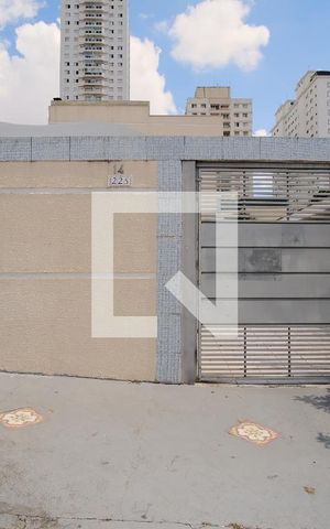 Casa de condomínio à venda com 70m², 2 quartos e 1 vaga Casa de condomínio à venda com 70m², 2 quartos e 1 vagaFachada