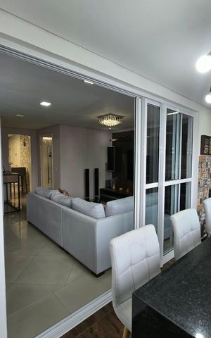 Apartamento à venda com 108m², 3 quartos e 5 vagas Apartamento à venda com 108m², 3 quartos e 5 vagasVaranda gourmet