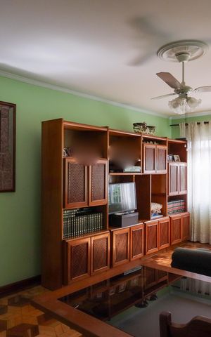 Casa para alugar com 300m², 4 quartos e 3 vagas Casa para alugar com 300m², 4 quartos e 3 vagasSala