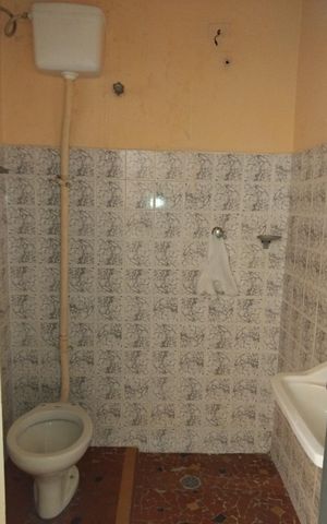 Casa à venda com 87m², 3 quartos e 1 vaga Casa à venda com 87m², 3 quartos e 1 vagaBanheiro 2