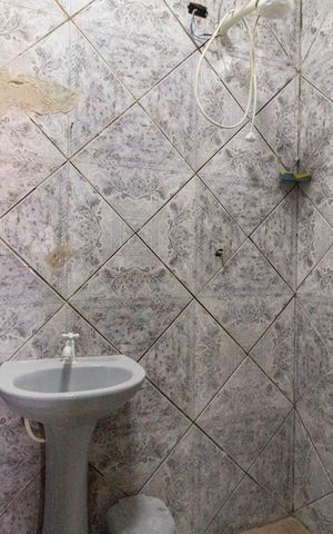 Casa para alugar com 75m², 2 quartos e sem vaga Casa para alugar com 75m², 2 quartos e sem vagaBanheiro da Suíte 1