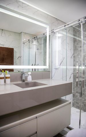 Apartamento à venda com 121m², 3 quartos e 3 vagas Apartamento à venda com 121m², 3 quartos e 3 vagasBanheiro 1