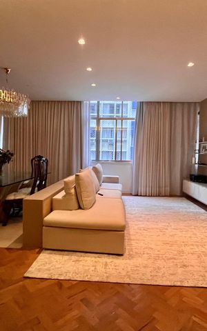 Apartamento à venda com 210m², 4 quartos e 1 vaga Apartamento à venda com 210m², 4 quartos e 1 vagaSala