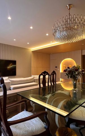 Apartamento à venda com 210m², 4 quartos e 1 vaga Apartamento à venda com 210m², 4 quartos e 1 vagaSala