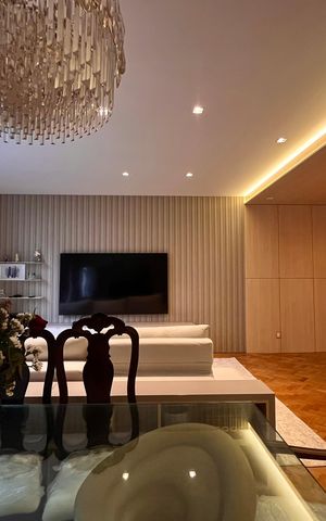 Apartamento à venda com 210m², 4 quartos e 1 vaga Apartamento à venda com 210m², 4 quartos e 1 vagaSala