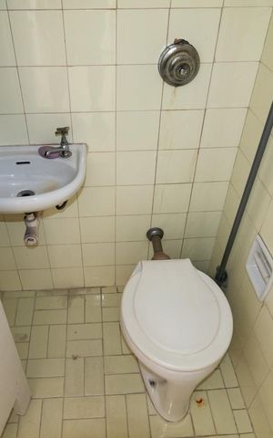 Apartamento à venda com 128m², 3 quartos e 1 vaga Apartamento à venda com 128m², 3 quartos e 1 vagaBanheiro de serviço