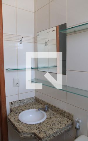 Apartamento para alugar com 70m², 2 quartos e 2 vagasBanheiro da Suíte