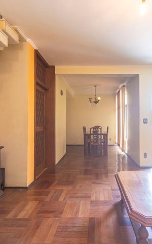 Casa para alugar com 350m², 3 quartos e 2 vagas Casa para alugar com 350m², 3 quartos e 2 vagasSala