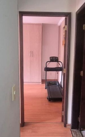 Casa à venda com 175m², 4 quartos e sem vaga Casa à venda com 175m², 4 quartos e sem vagaCorredor