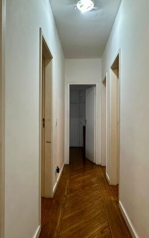 Apartamento à venda com 260m², 4 quartos e 2 vagascorredor