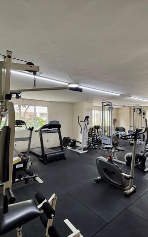 Apartamento para alugar com 103m², 3 quartos e 1 vaga Apartamento para alugar com 103m², 3 quartos e 1 vagaAcademia