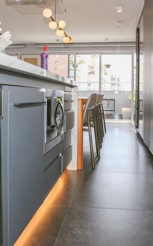 Apartamento à venda com 96m², 3 quartos e 3 vagas Apartamento à venda com 96m², 3 quartos e 3 vagasCozinha