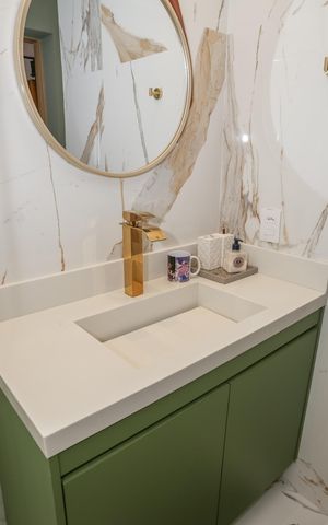 Apartamento à venda com 96m², 3 quartos e 3 vagas Apartamento à venda com 96m², 3 quartos e 3 vagasBanheiro da suíte 1