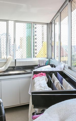 Apartamento à venda com 96m², 3 quartos e 3 vagas Apartamento à venda com 96m², 3 quartos e 3 vagasÁrea de serviço