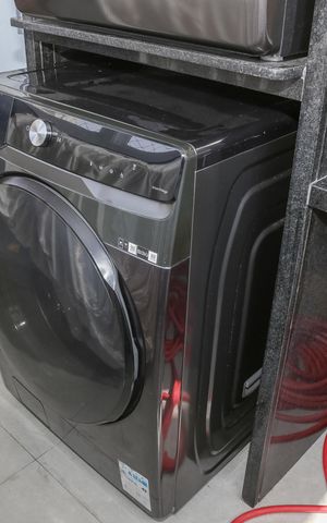 Apartamento à venda com 96m², 3 quartos e 3 vagas Apartamento à venda com 96m², 3 quartos e 3 vagasÁrea de serviço