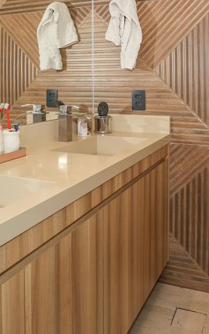 Apartamento à venda com 96m², 3 quartos e 3 vagas Apartamento à venda com 96m², 3 quartos e 3 vagasBanheiro da suíte 2