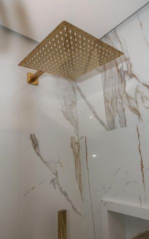 Apartamento à venda com 96m², 3 quartos e 3 vagas Apartamento à venda com 96m², 3 quartos e 3 vagasBanheiro da suíte 1