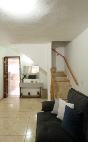 Casa à venda com 83m², 2 quartos e 1 vaga Casa à venda com 83m², 2 quartos e 1 vagaSala