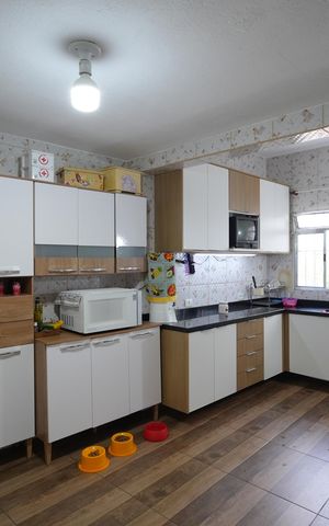 Casa à venda com 300m², 4 quartos e 4 vagasCozinha