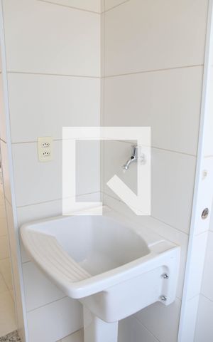 Apartamento à venda com 78m², 2 quartos e 2 vagasCozinha e Área de Serviço
