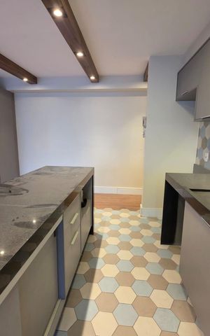 Apartamento à venda com 71m², 2 quartos e 3 vagas Apartamento à venda com 71m², 2 quartos e 3 vagasCozinha