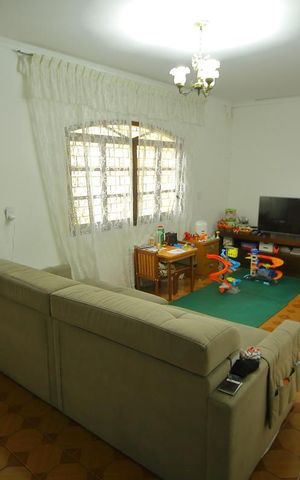 Casa à venda com 120m², 3 quartos e 2 vagasSala