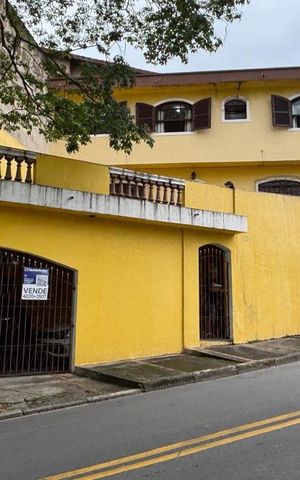 Casa à venda com 120m², 3 quartos e 2 vagasFachada