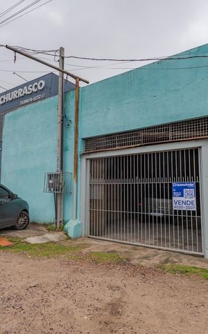 Casa à venda com 300m², 3 quartos e 3 vagas Casa à venda com 300m², 3 quartos e 3 vagasFachada