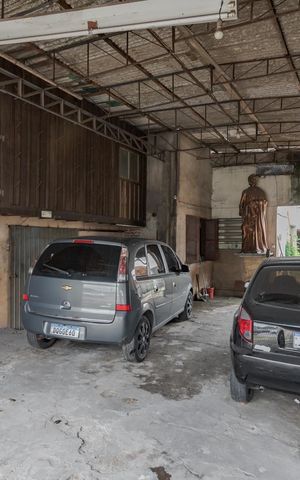 Casa à venda com 300m², 3 quartos e 3 vagas Casa à venda com 300m², 3 quartos e 3 vagasGaragem