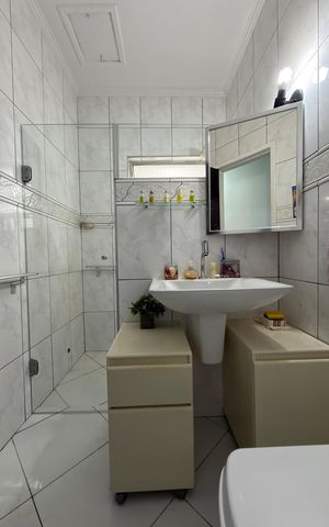 Casa para alugar com 140m², 2 quartos e 2 vagasBanheiro Social