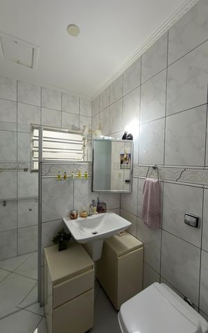 Casa para alugar com 140m², 2 quartos e 2 vagasBanheiro Social