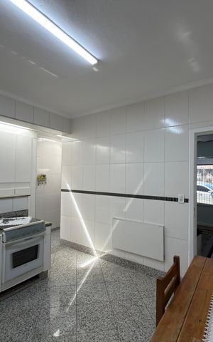 Casa para alugar com 140m², 2 quartos e 2 vagasCozinha
