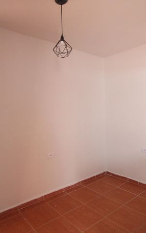 Casa para alugar com 150m², 2 quartos e sem vagaSala