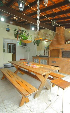 Casa à venda com 175m², 3 quartos e 2 vagasÁrea gourmet 
