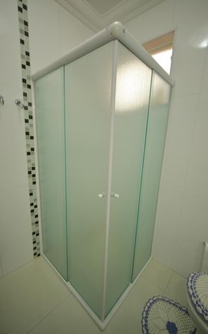 Casa à venda com 175m², 3 quartos e 2 vagasBanheiro 