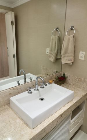 Apartamento para alugar com 105m², 3 quartos e 2 vagasBanheiro da Suíte