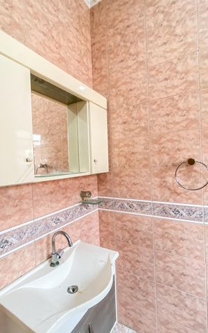 Casa para alugar com 120m², 2 quartos e 2 vagas Casa para alugar com 120m², 2 quartos e 2 vagasBanheiro